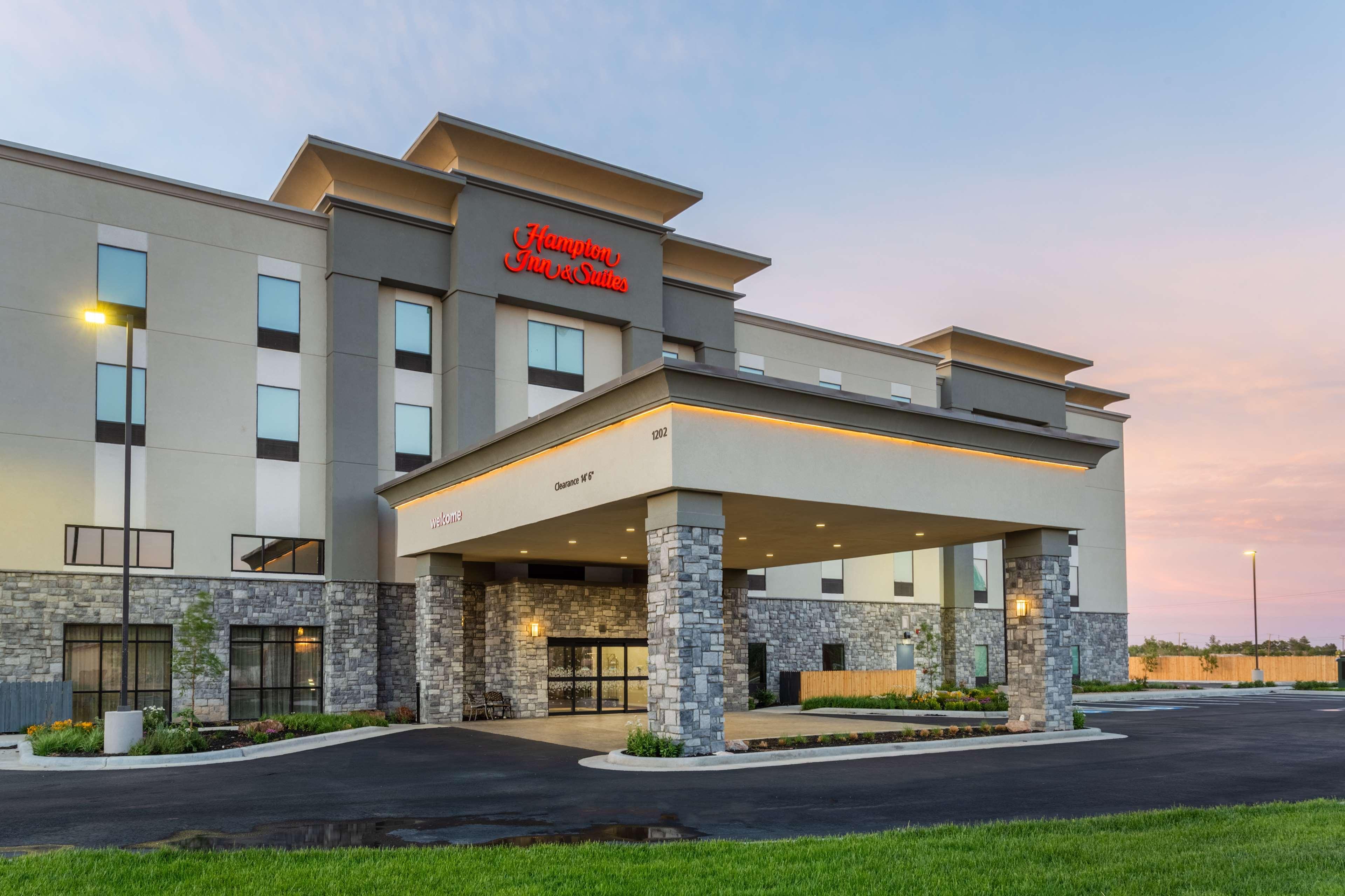 Hampton Inn And Suites Guymon Exterior photo